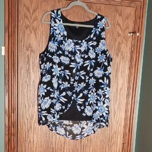 Women's Sleeveless Flowing Dress Tank Top